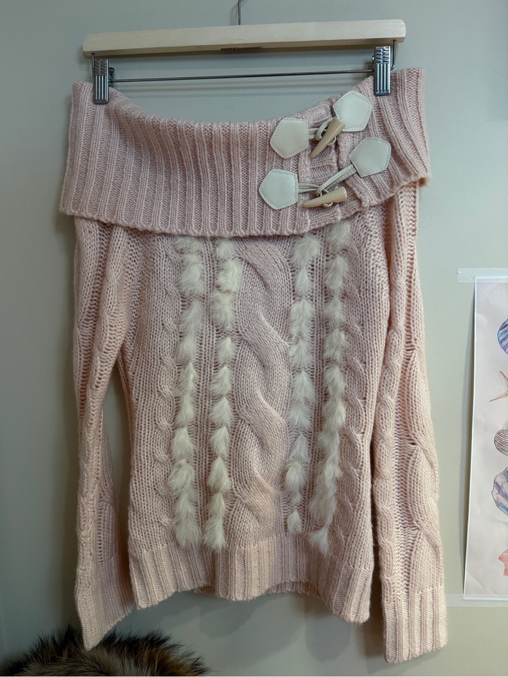 Off-Shoulder Pink Cable Knit Sweater with rabbit Fur Trim